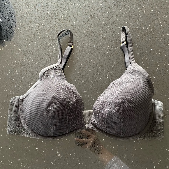 Victoria's Secret Black Demi Bra - Picture 1 of 3